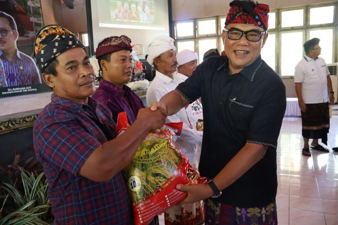 100_anggota-komisi-iv-ri-berikan-reses-di-buleleng-bupati-sutjidra-harapkan-reses-selanjutnya-sentuh-lebih-banyak-petani_2025-10-09-13-16-30